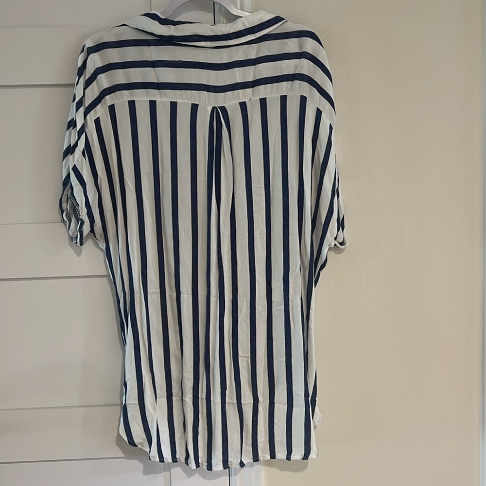 EE:Some Blue White Striped Tunic Short Sleeve Button Down Shirt Size Large EUC - Picture 5 of 5
